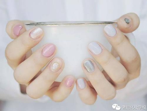指甲五种形状的教程，简单的指甲图案画法（26款质感美甲图鉴）