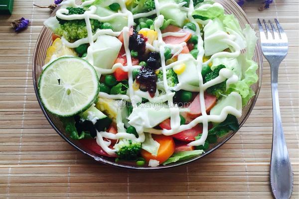 蔬菜沙拉的做法，蔬菜沙拉家常简单做法（收好这份蔬菜沙拉做法大全）