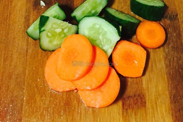 蔬菜沙拉的做法，蔬菜沙拉家常简单做法（收好这份蔬菜沙拉做法大全）