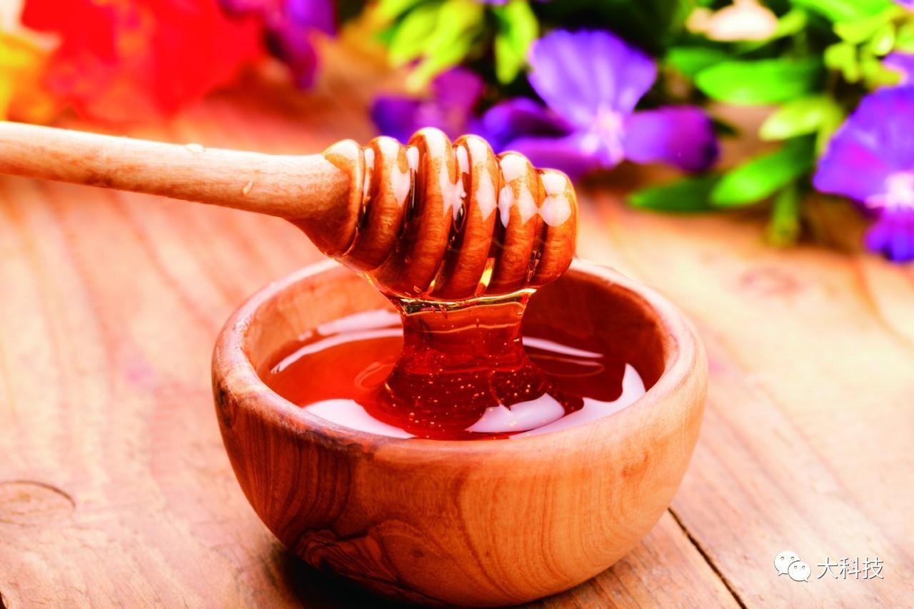 为什么蜂蜜不会变质，蜂蜜不会变质（为什么蜂蜜能千年不腐）