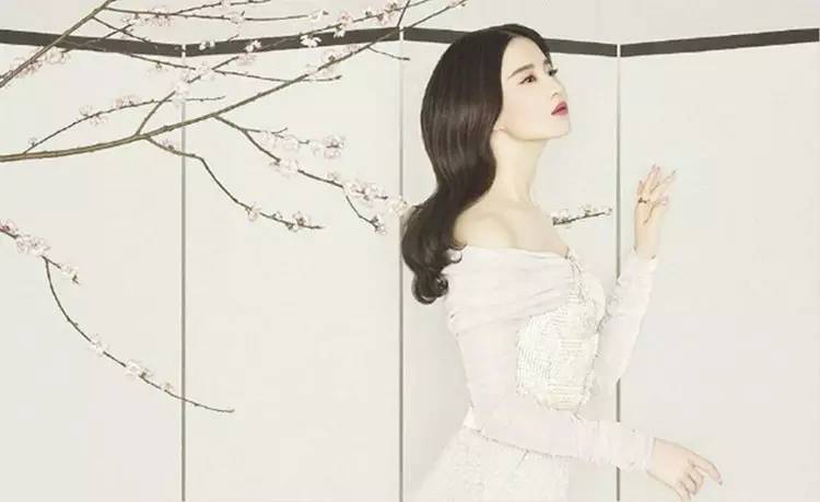 有女初长成的诗词，吾家有女初长成的诗词（品味最古典的女人香）