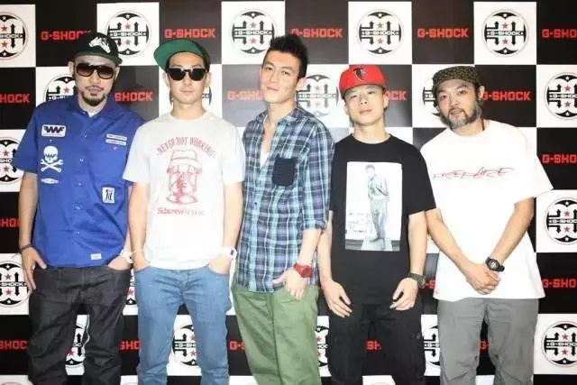 陈冠希 - 绯闻歌词是什么，陈冠希战争歌词（当陈冠希三个字成为丑闻的代名词）