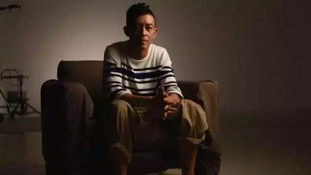 陈冠希 - 绯闻歌词是什么，陈冠希战争歌词（当陈冠希三个字成为丑闻的代名词）