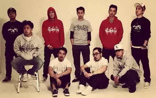 陈冠希 - 绯闻歌词是什么，陈冠希战争歌词（当陈冠希三个字成为丑闻的代名词）