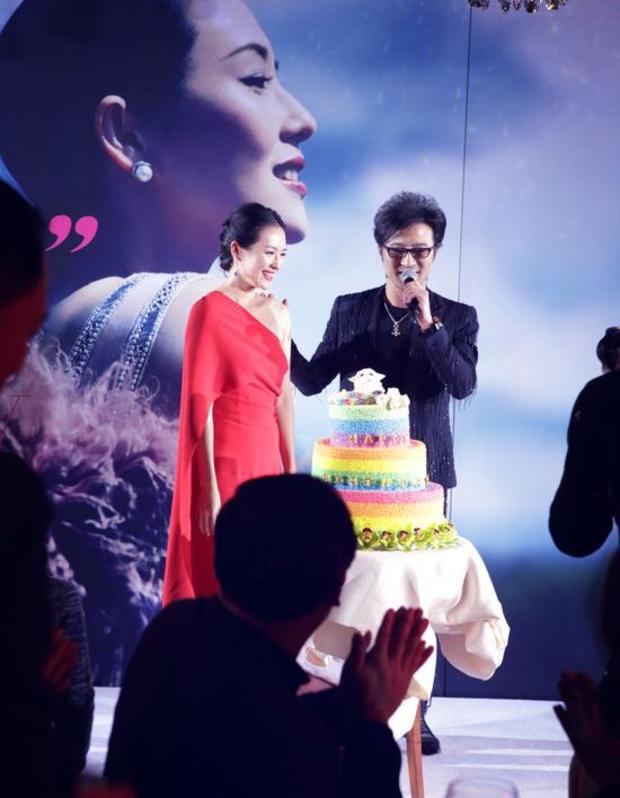 万蒂妮微博，新娱乐在线主持人万蒂妮的说杨幂连夜急删微博那一（葛荟婕再呛声章子怡）