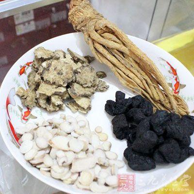 四物汤什么时候喝最好，什么人不能喝四物汤什么时候喝最好（这种药膳可以补气补血）