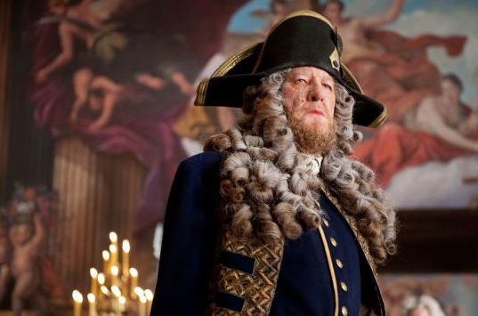 加勒比海盗男主角，加勒比海盗2女主角为什么直接知道要去龟岛（《加勒比海盗》人物这么多）