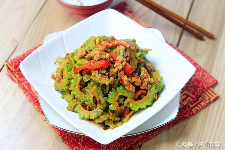 炒苦瓜用焯水吗，炒苦瓜需要焯水吗（是先加糖还是先加盐）