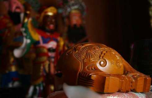 木鱼该怎么敲，木鱼该怎么敲击（木鱼的由来及传说）