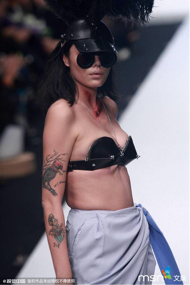 万蒂妮微博，新娱乐在线主持人万蒂妮的说杨幂连夜急删微博那一（葛荟婕再呛声章子怡）