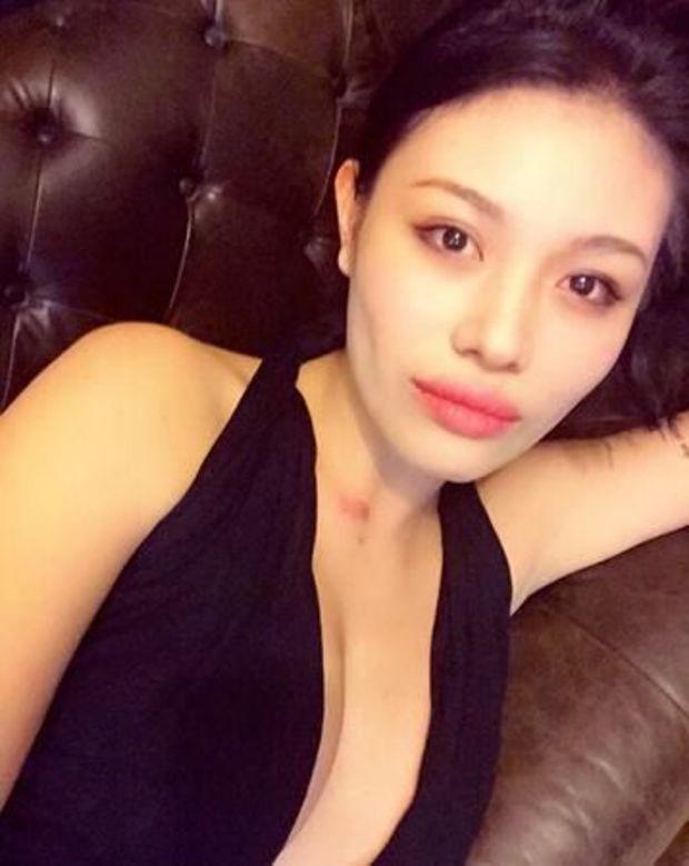 万蒂妮微博，新娱乐在线主持人万蒂妮的说杨幂连夜急删微博那一（葛荟婕再呛声章子怡）