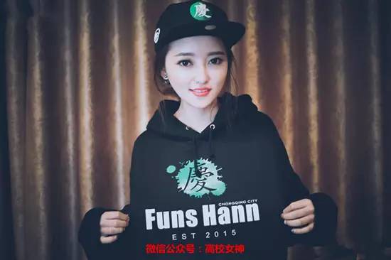 不管是主持,还是经营自己的品牌,她始终在坚持自己的梦想,她就是韩放