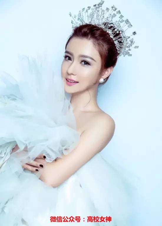 5,薄格格,安徽淮南音乐故事广播主持人,看照片给人的感觉是惊艳,精致