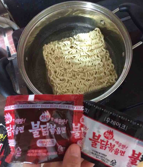 韩国火鸡面怎么做，火鸡面辣到什么程度