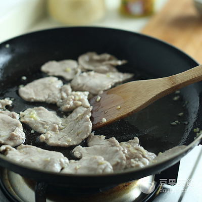 冬瓜炒肉怎么做，冬瓜炒肉怎么做好吃简单窍门（冬瓜炒猪肉的做法）