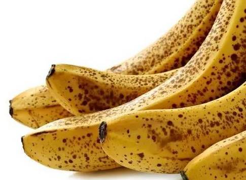 误喝香蕉水的危害，误喝香蕉水的危害视频（香蕉浸泡“不明液体”，有剧毒）