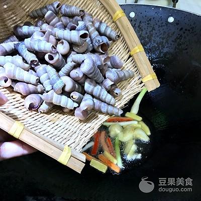 爆炒小贝壳的做法，爆炒贝壳图片（超过瘾的爆炒钉螺）