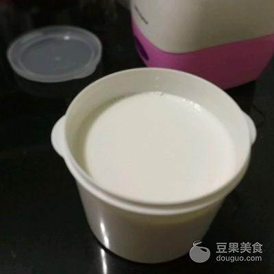 自制酸奶的做法，酸奶的制作方法 家庭版