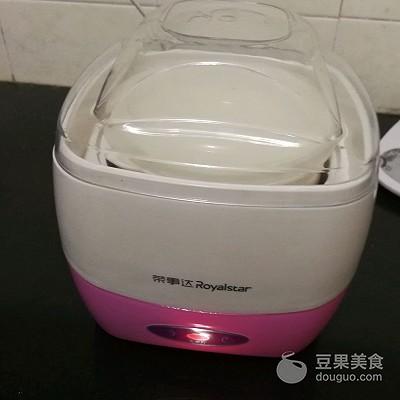 自制酸奶的做法，酸奶的制作方法 家庭版