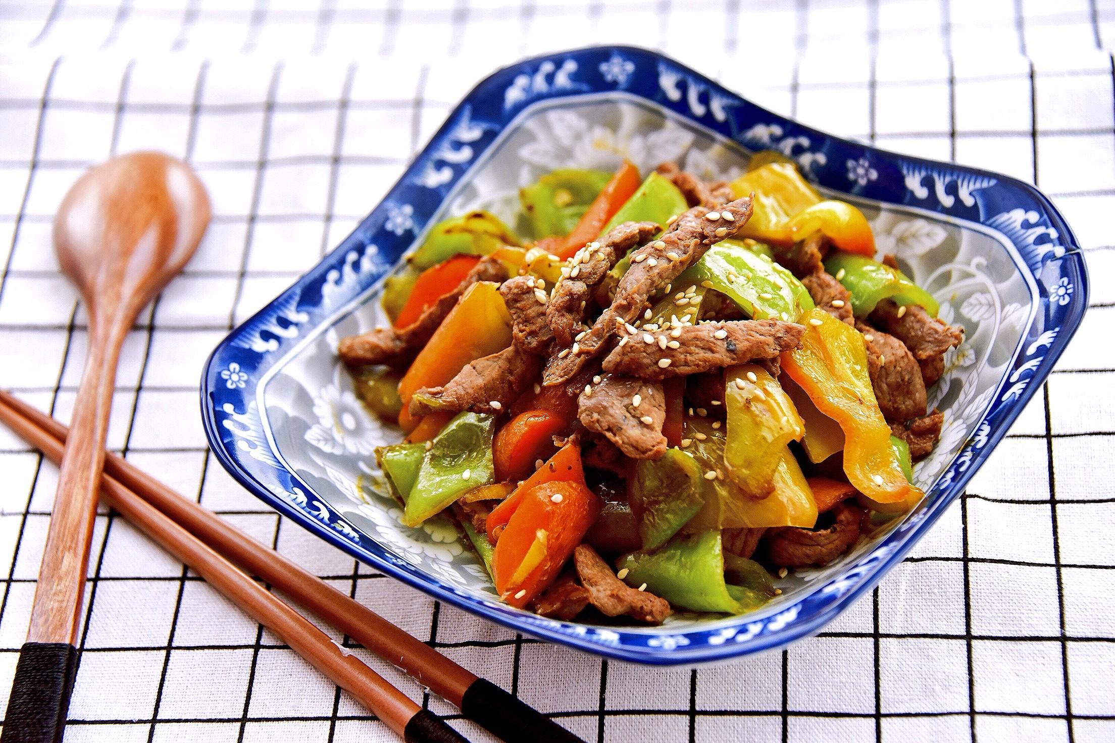 尖椒牛柳的做法，尖椒牛柳的做法酱牛肉的做法（尖椒炒牛柳的做法）