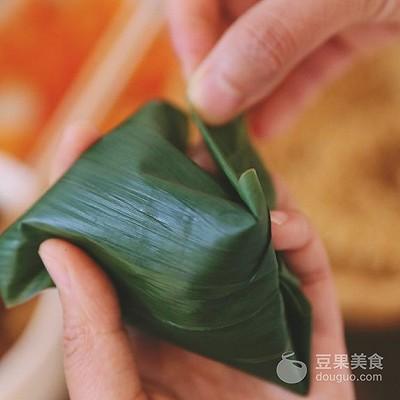 鲜肉粽子的做法，鲜肉粽子的家常做法（好吃到飞起的肉粽子）