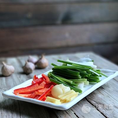 爆炒小贝壳的做法，爆炒贝壳图片（超过瘾的爆炒钉螺）