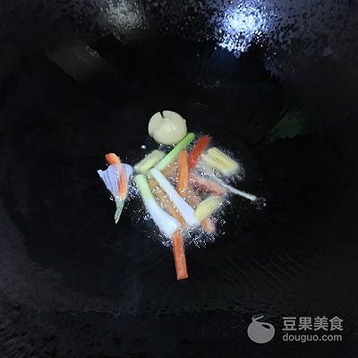 爆炒小贝壳的做法，爆炒贝壳图片（超过瘾的爆炒钉螺）