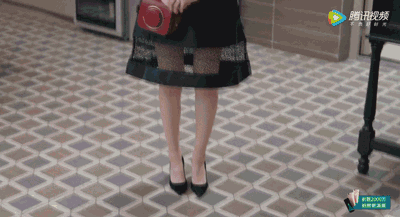 欢乐颂里演关关的演员叫什么名字，欢乐颂关关是谁扮演的（《欢乐颂2》毫不起眼的“关关”是白富美）