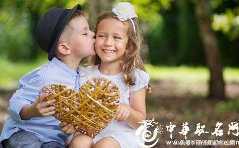 富有诗意的名字，诗意名字大全（精选50个浪漫、诗意的男孩、女孩名字大全）