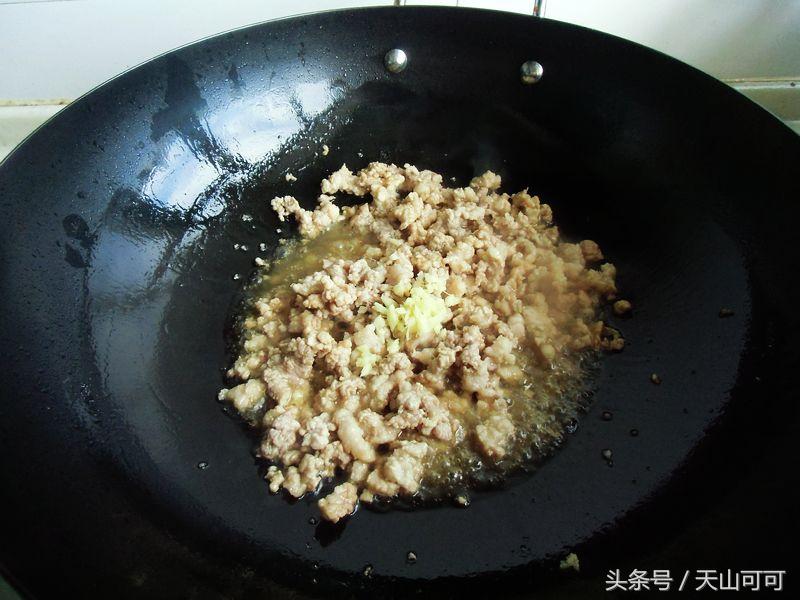 炒苦瓜用焯水吗，炒苦瓜需要焯水吗（是先加糖还是先加盐）