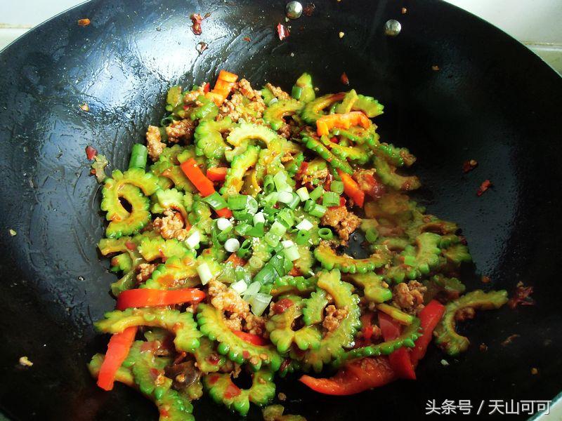 炒苦瓜用焯水吗，炒苦瓜需要焯水吗（是先加糖还是先加盐）
