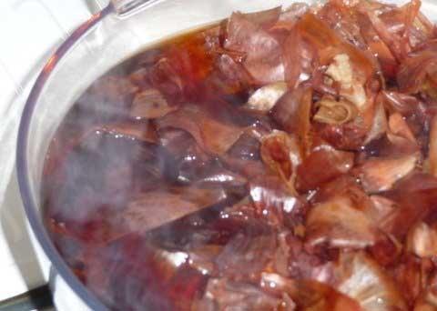 白色衣服变黄变暗如何漂白，白色衣服变黄怎么漂白（白衣服放久发黄不用愁）