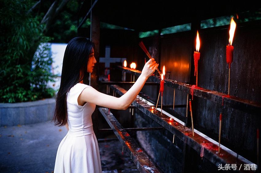 梦见去烧香拜佛是什么意思，女人梦见拜菩萨是什么预兆（这样真的意味着愿望要实现吗）