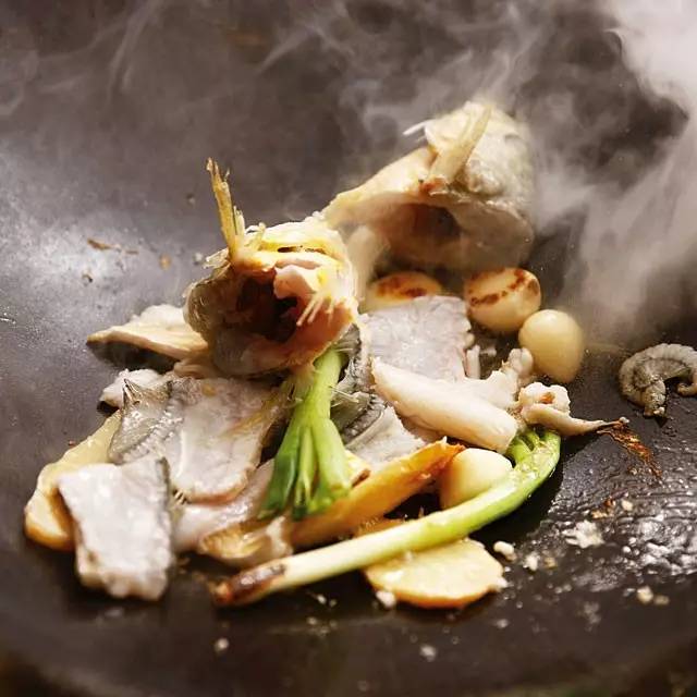 阿娘黄鱼面，阿娘黄鱼面价格（传说可以鲜掉你的眉毛）