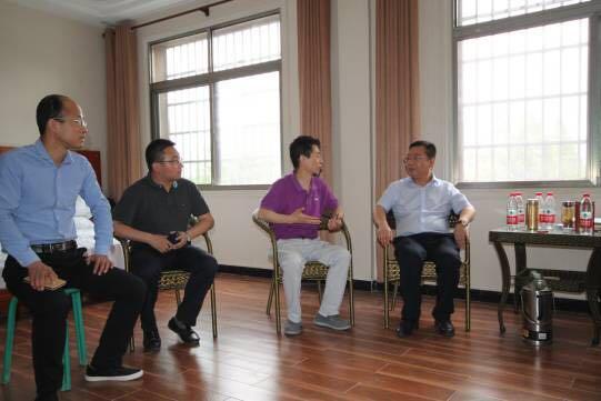 西安城市建设职业学院钟亮（西安城市建设职业学院领导看望民情地图绘制项目组师生）