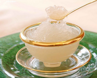 女人吃燕窝的好处和功效，女人长期吃燕窝的好处（女人为什么要吃燕窝？因为美容）