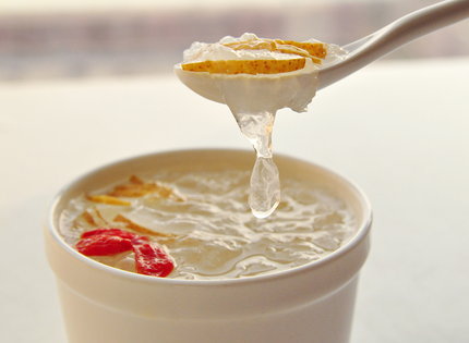 女人吃燕窝的好处和功效，女人长期吃燕窝的好处（女人为什么要吃燕窝？因为美容）