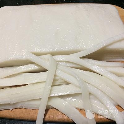 河粉的做法，河粉的做法和配料（自制河粉的做法）