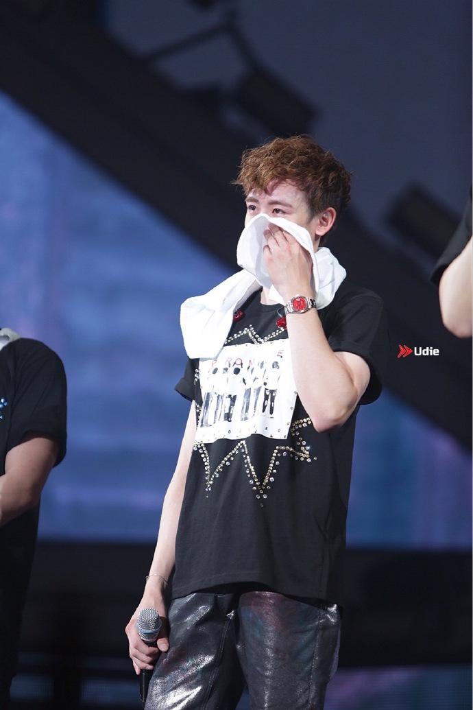 演唱会结束后尼坤推特更新:真的非常谢谢直到现在一直爱着我们!