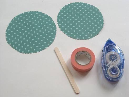 如何用彩纸做圆形扇子，如何用彩纸做圆形扇子视频（孩子暑期手工制作—纸扇）