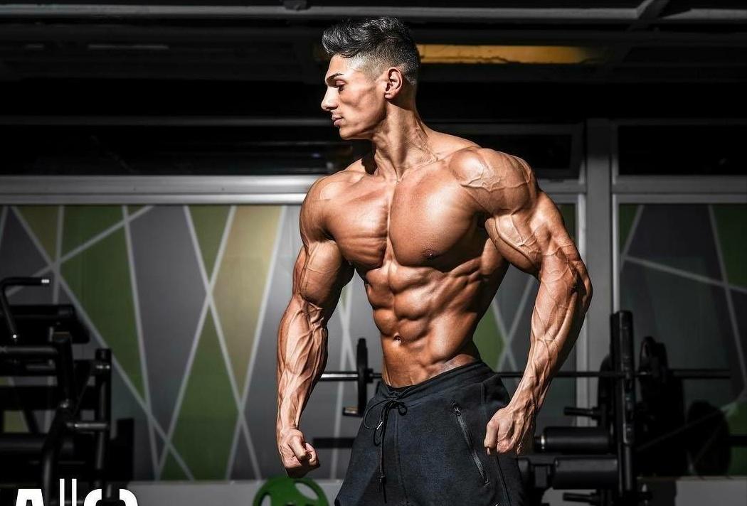 肩胛骨突出怎么矫正，肩胛骨突出（6个动作矫正肩背不良各种姿势）