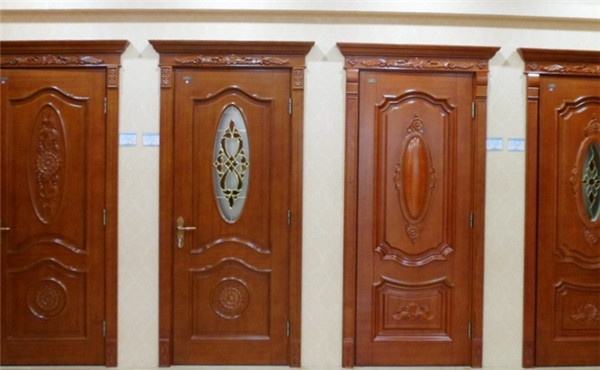 铜雕门的分类及主要特点，铜门雕花工艺（装修的时候我们应该要怎么挑选门呢）