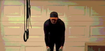 肩胛骨突出怎么矫正，肩胛骨突出（6个动作矫正肩背不良各种姿势）