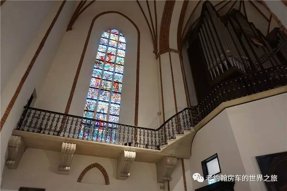 poland是哪个国家，poland是哪里（开着房车去欧洲丨曾经饱经战火、如今凤凰涅槃的波兰首都-华沙）