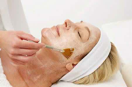 自制去雀斑面膜，自制祛斑面膜还你光洁无瑕肌（48岁阿姨自制祛斑面膜）