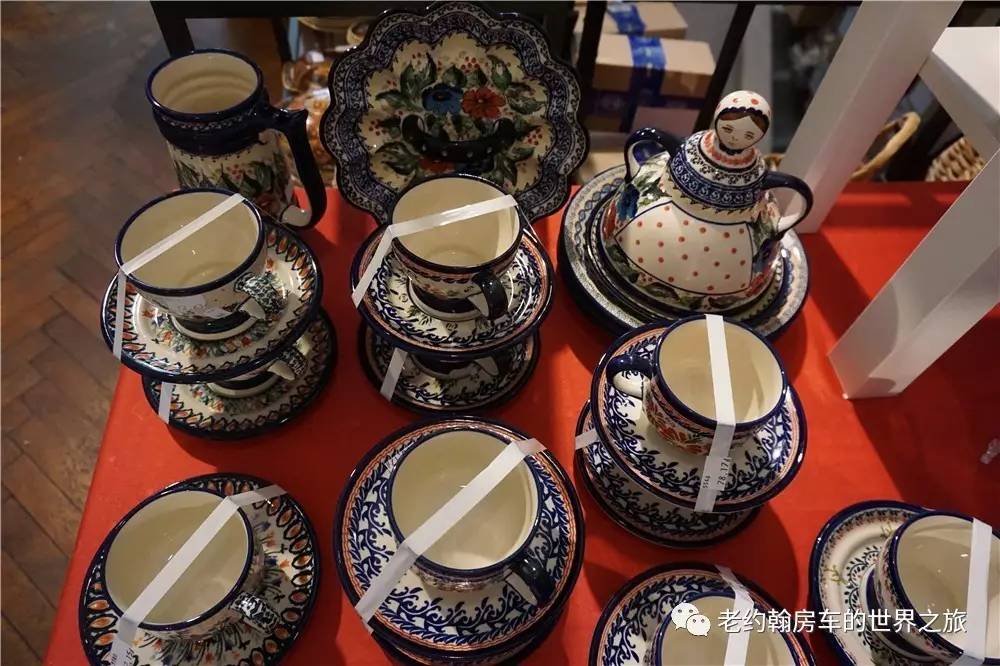 poland是哪个国家，poland是哪里（开着房车去欧洲丨曾经饱经战火、如今凤凰涅槃的波兰首都-华沙）