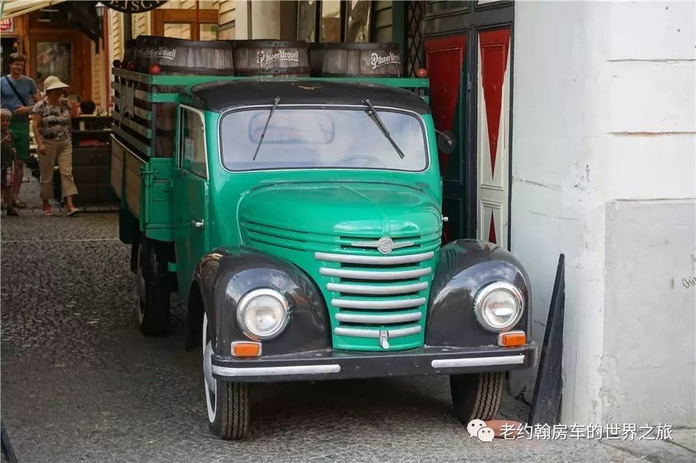 poland是哪个国家，poland是哪里（开着房车去欧洲丨曾经饱经战火、如今凤凰涅槃的波兰首都-华沙）