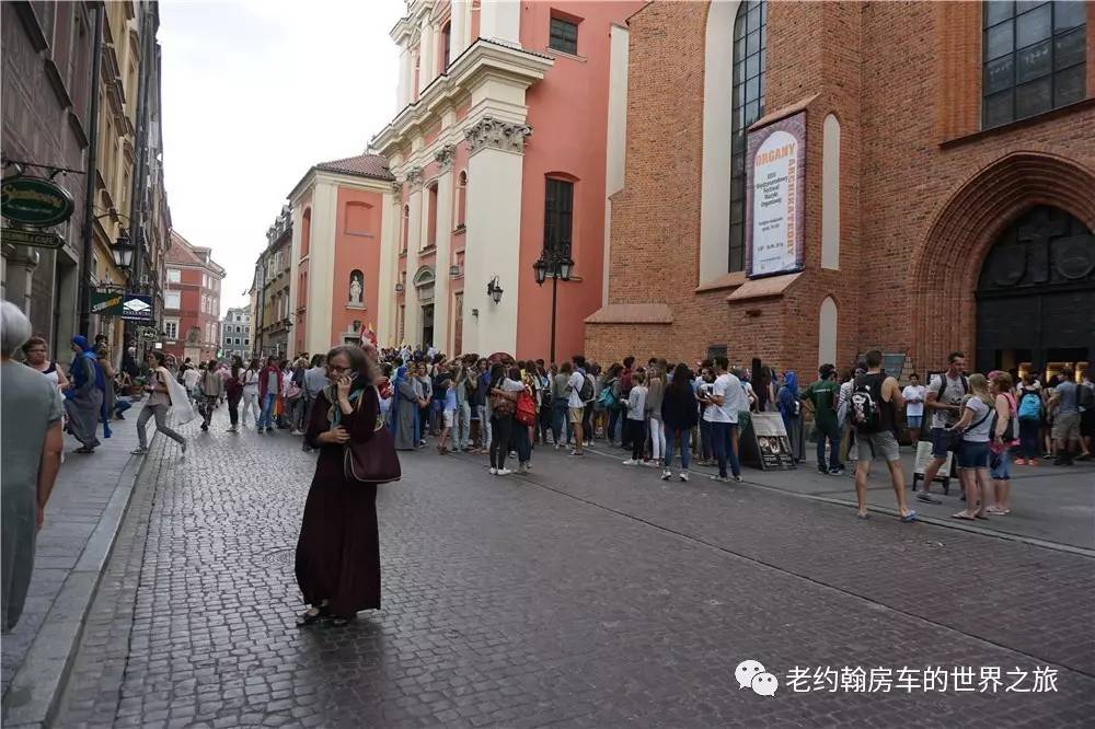 poland是哪个国家，poland是哪里（开着房车去欧洲丨曾经饱经战火、如今凤凰涅槃的波兰首都-华沙）