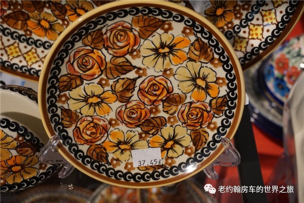 poland是哪个国家，poland是哪里（开着房车去欧洲丨曾经饱经战火、如今凤凰涅槃的波兰首都-华沙）