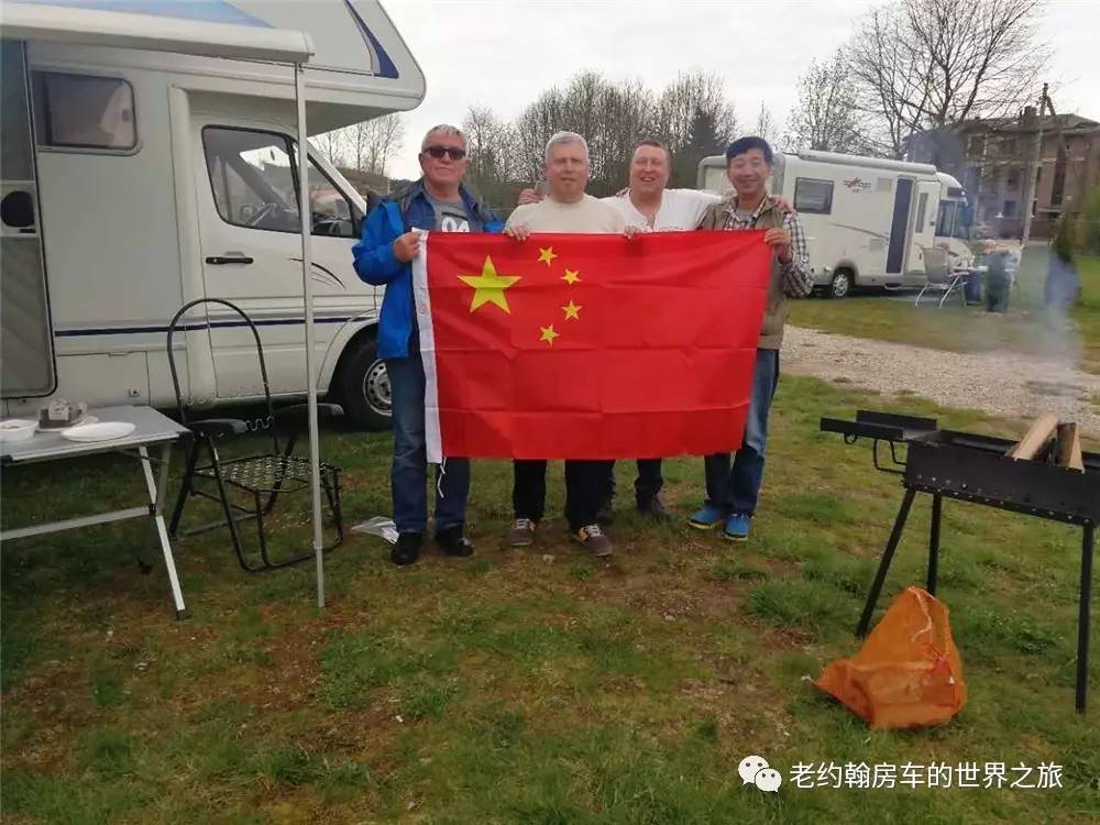 poland是哪个国家，poland是哪里（开着房车去欧洲丨曾经饱经战火、如今凤凰涅槃的波兰首都-华沙）